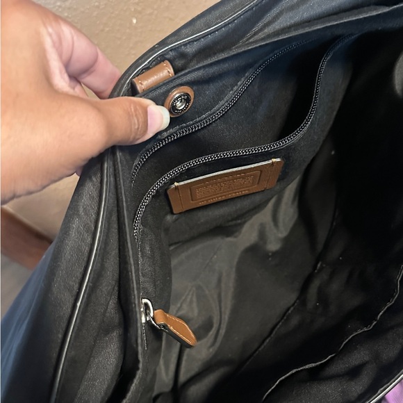 CHARLES MESSENGER IN SMOOTH LEATHER (COACH F54792) laptop/briefcase/messenger. - Picture 8 of 10